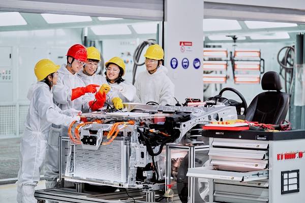 新能源汽車技術 行業新藍海，學習正當時